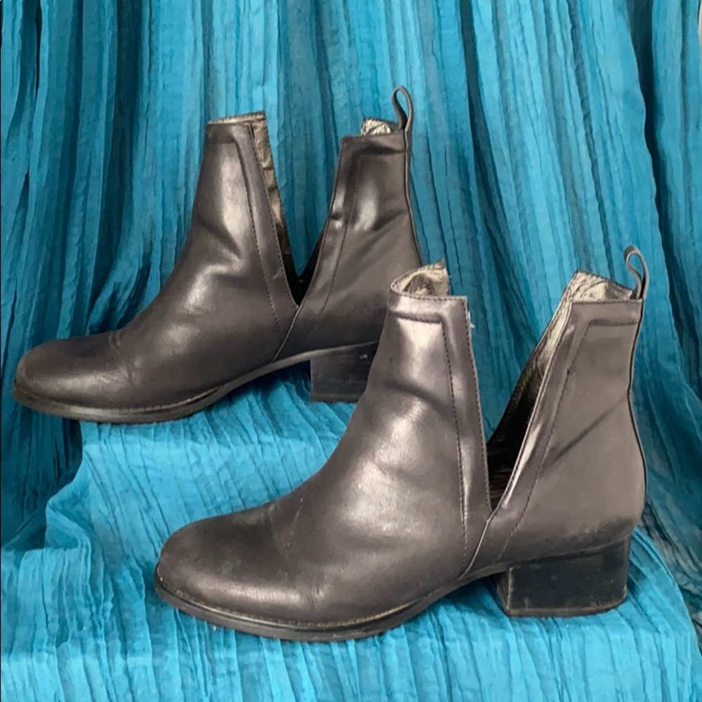 Jeffrey Campbell Oriley Booties Size 9